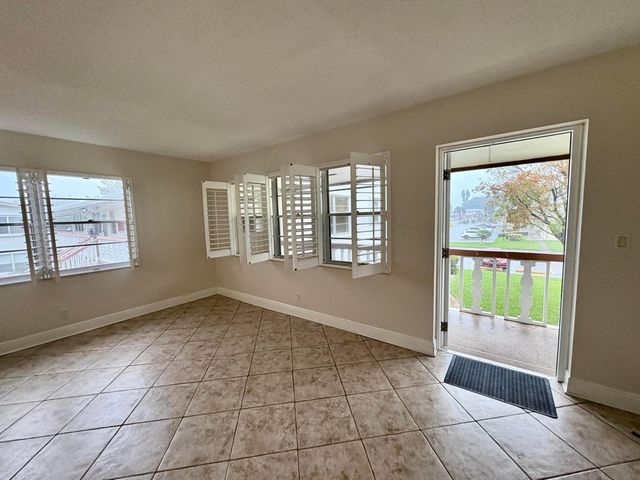 48 Bedford B, West Palm Beach, FL 33417