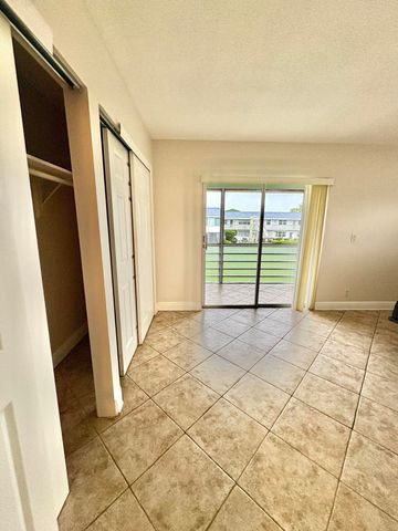 48 Bedford B, West Palm Beach, FL 33417