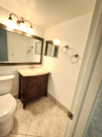 48 Bedford B, West Palm Beach, FL 33417