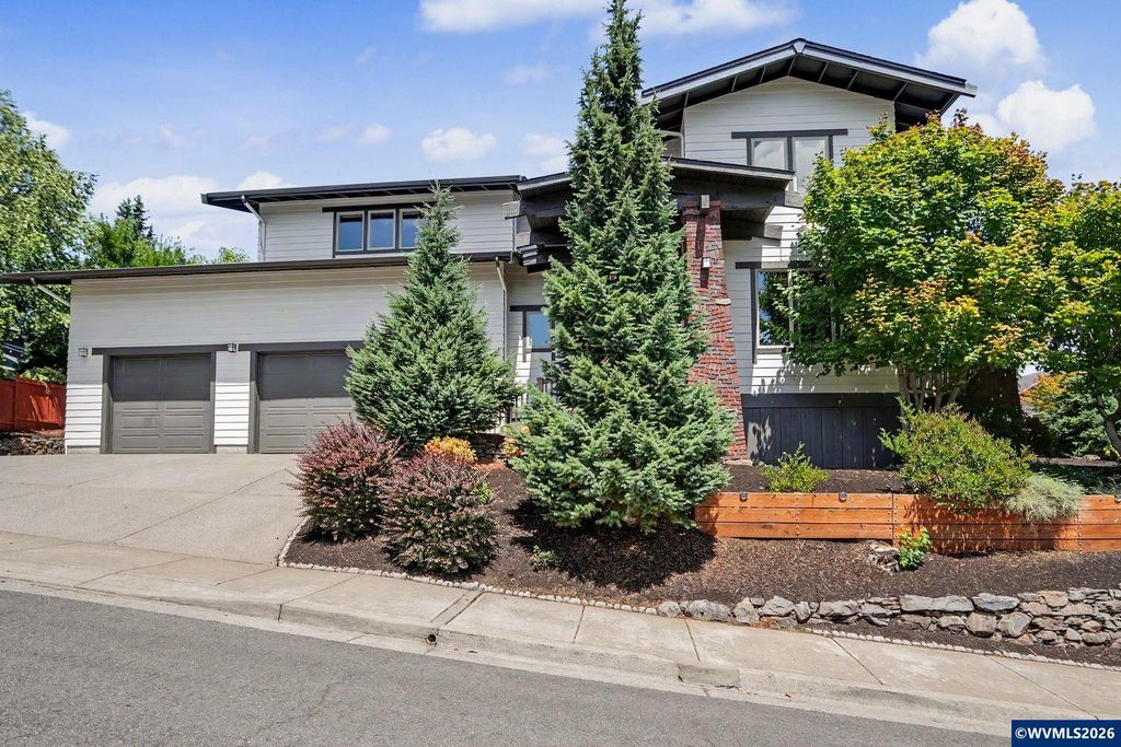 Image 1 of property listing at 2185 Kari Dawn Av SE, Salem, OR 97306