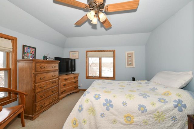 561 W Chestnut STREET, Burlington, WI 53105