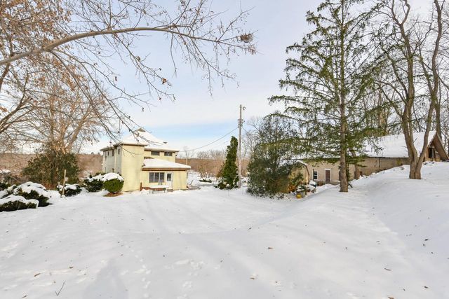 561 W Chestnut STREET, Burlington, WI 53105