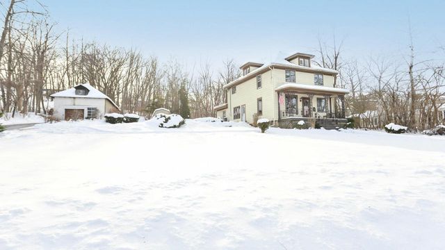 561 W Chestnut STREET, Burlington, WI 53105