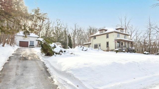 561 W Chestnut STREET, Burlington, WI 53105