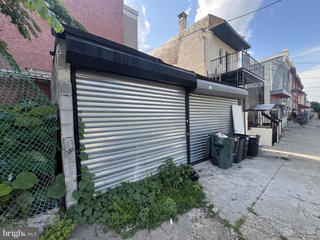 701 W INDIANA AVE, Philadelphia, PA 19133