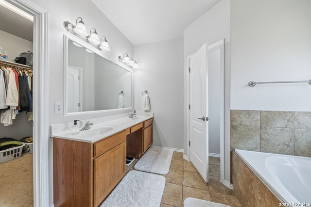 1788 OAKMONT CIR, New Braunfels, TX 78132