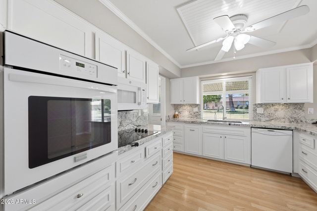 9822 W SANDSTONE Drive, Sun City, AZ 85351