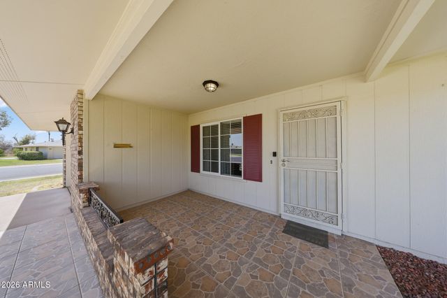 9822 W SANDSTONE Drive, Sun City, AZ 85351