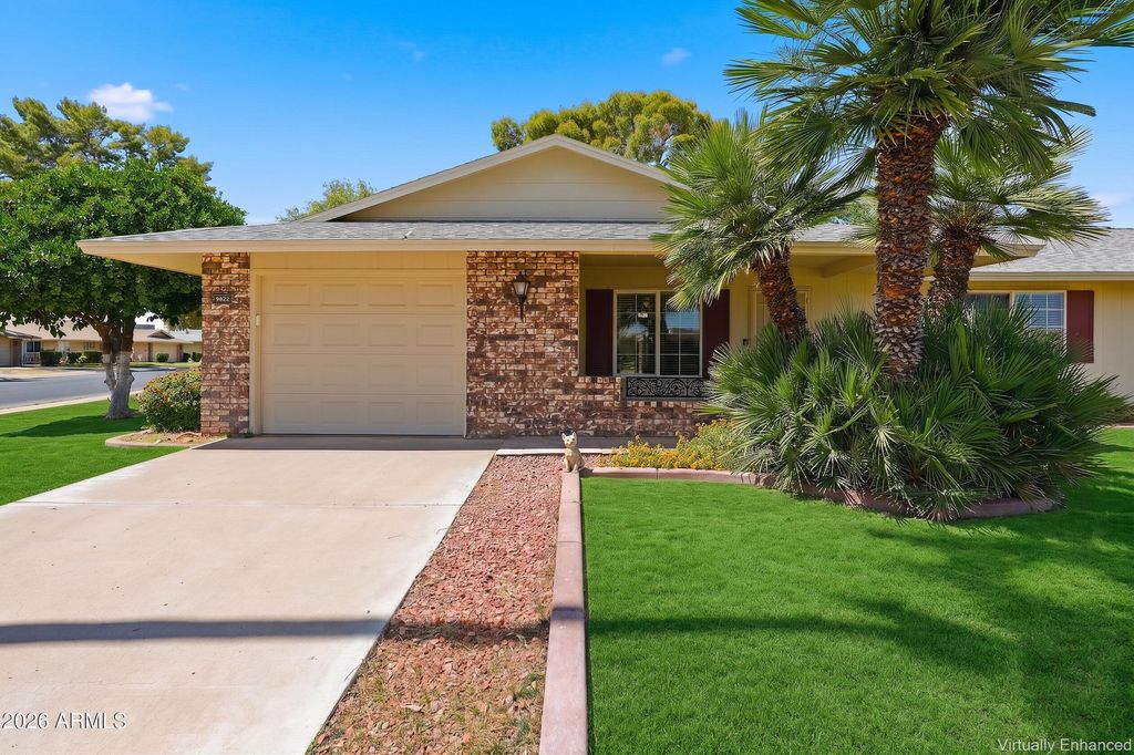 9822 W SANDSTONE Drive, Sun City, AZ 85351