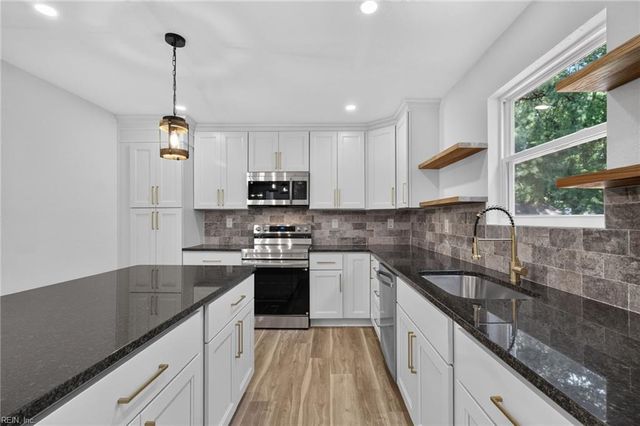 912 Tazewell ST, Portsmouth, VA 23701