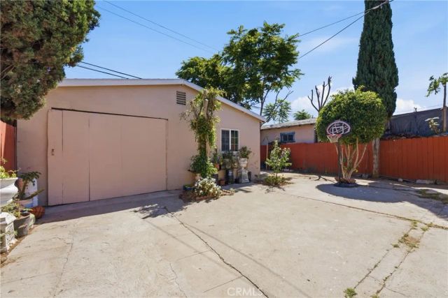 706 W 42nd, Los Angeles, CA 90037