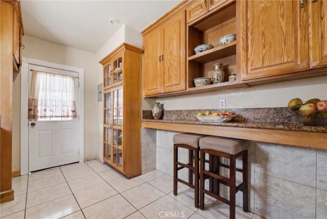 706 W 42nd, Los Angeles, CA 90037