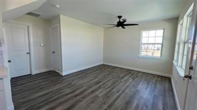 418 Oyster Street, Freeport, TX 77541
