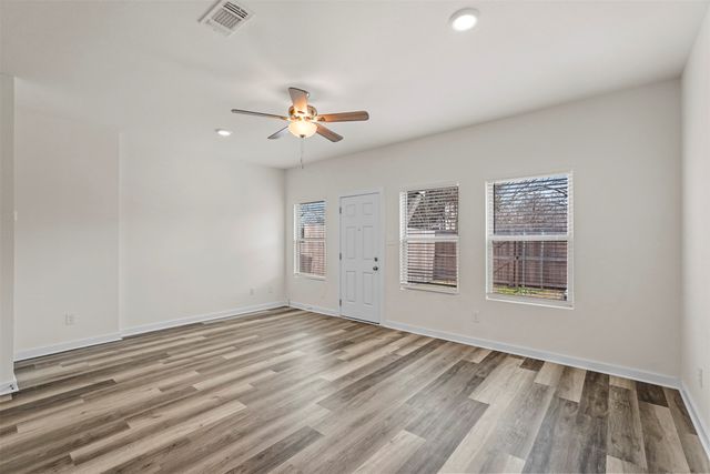 206 Henderson Street, Bonham, TX 75418