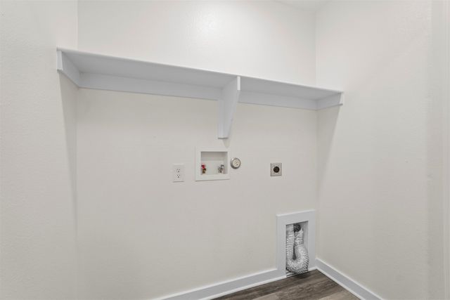 206 Henderson Street, Bonham, TX 75418
