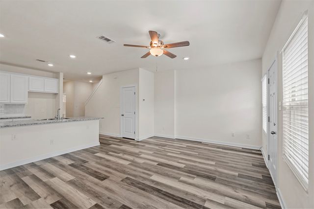 206 Henderson Street, Bonham, TX 75418