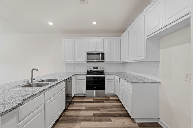 206 Henderson Street, Bonham, TX 75418