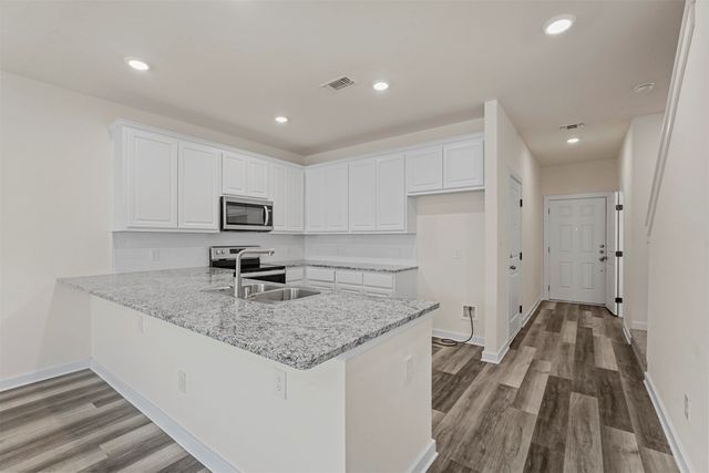 206 Henderson Street, Bonham, TX 75418