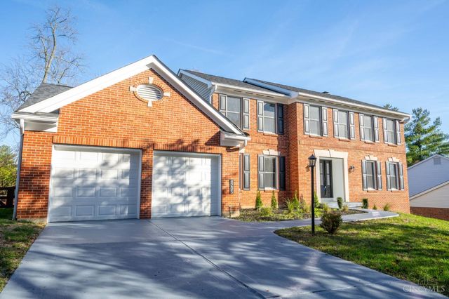 8205 Indian Trail Drive, Madeira, OH 45243