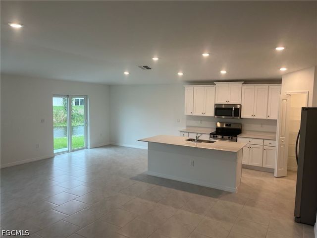 3924 NE 17th AVE, Cape Coral, FL 33909