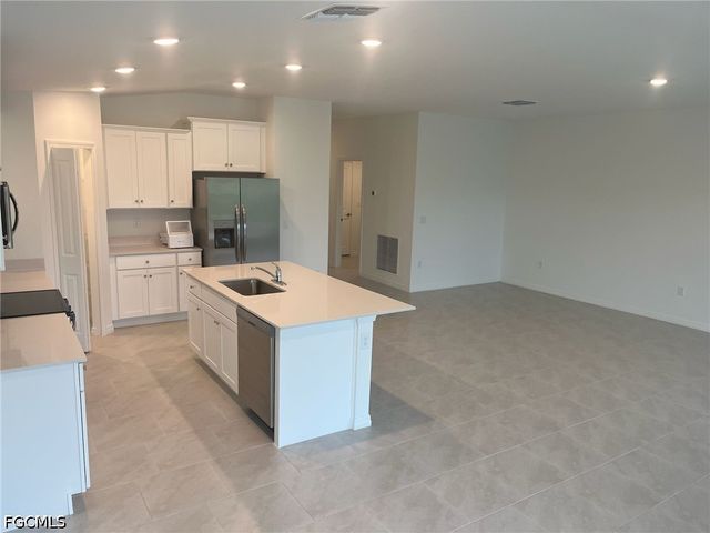 3924 NE 17th AVE, Cape Coral, FL 33909
