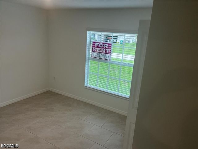 3924 NE 17th AVE, Cape Coral, FL 33909