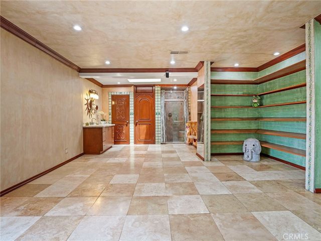 1023 Guinea, Whittier, CA 90601