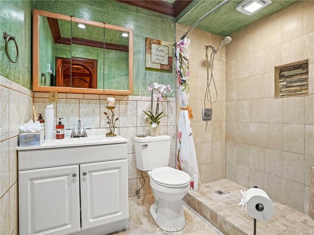 1023 Guinea, Whittier, CA 90601