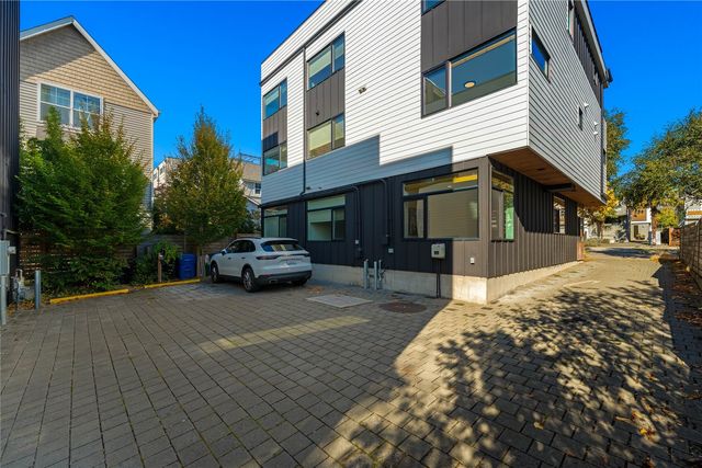 2213 A NW 63rd Street, Seattle, WA 98107