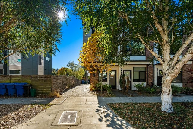 2213 A NW 63rd Street, Seattle, WA 98107