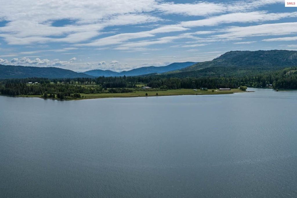 475 Campbell Point Rd, Laclede, ID 83841