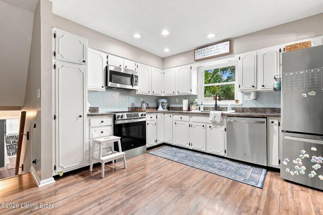 3102 Pomeroy Dr, Louisville, KY 40220