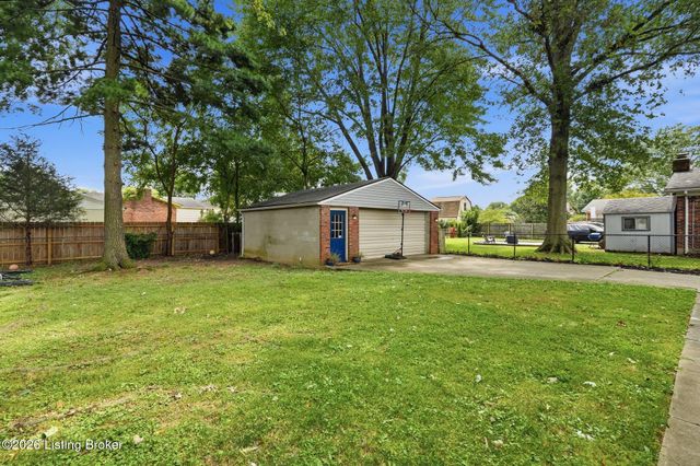 3102 Pomeroy Dr, Louisville, KY 40220