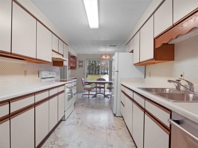 1740 Kenyon Road, Ontario, NY 14519