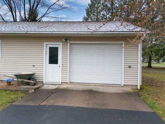 1740 Kenyon Road, Ontario, NY 14519