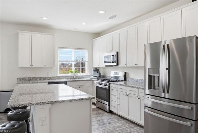 188 Norfleet LN, Suffolk, VA 23434