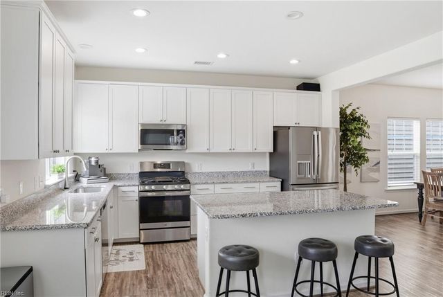188 Norfleet LN, Suffolk, VA 23434