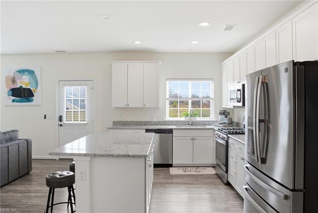 188 Norfleet LN, Suffolk, VA 23434