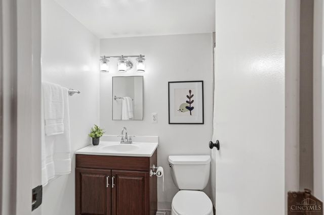 1987 Gainsborough Lane, Anderson Twp, OH 45230