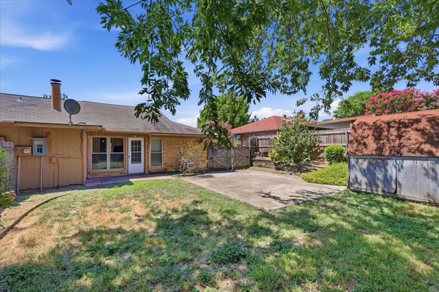 2309 Aquaduct Drive, Bedford, TX 76022