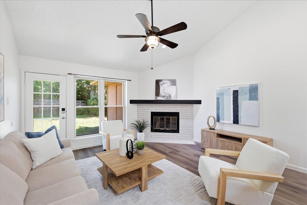 2309 Aquaduct Drive, Bedford, TX 76022