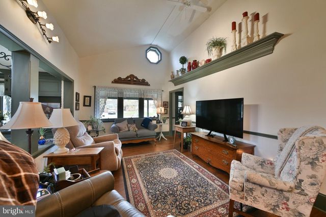 813 RENEL RD, Plymouth Meeting, PA 19462