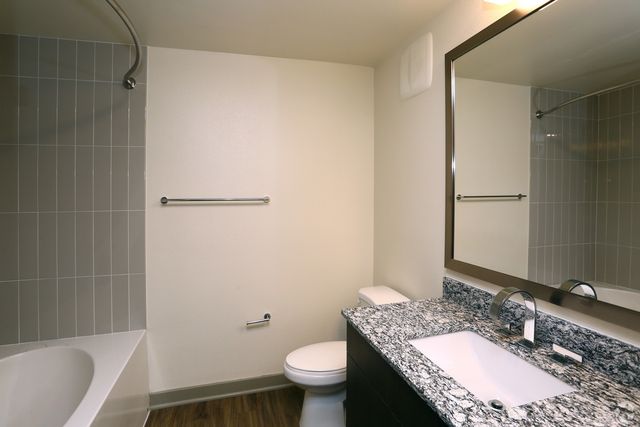 670 E Algonquin Road 4409, Schaumburg, IL 60173