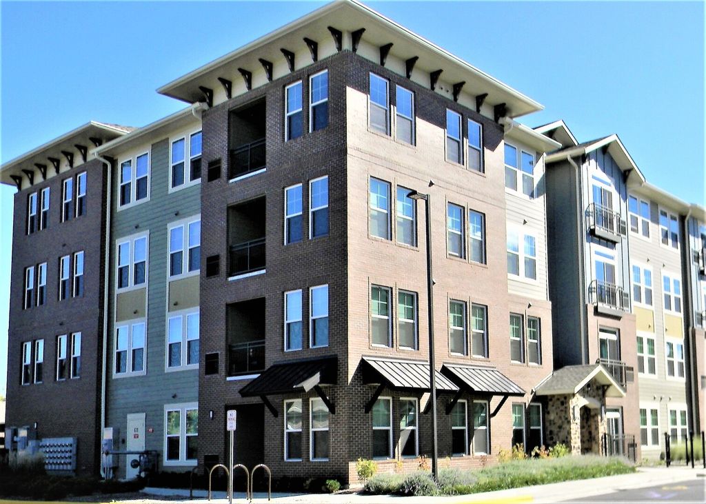 670 E Algonquin Road 4409, Schaumburg, IL 60173