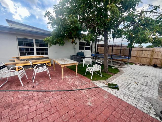 3765 NE 18th Avenue, Pompano Beach, FL 33064
