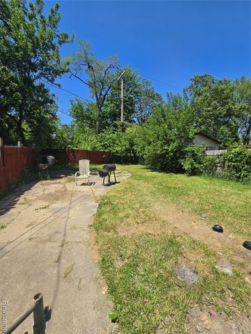 8245 Greenlawn Street, Detroit, MI 48204