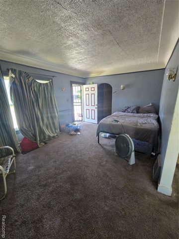 8245 Greenlawn Street, Detroit, MI 48204