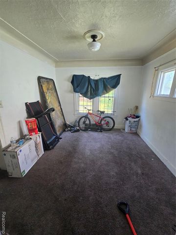 8245 Greenlawn Street, Detroit, MI 48204