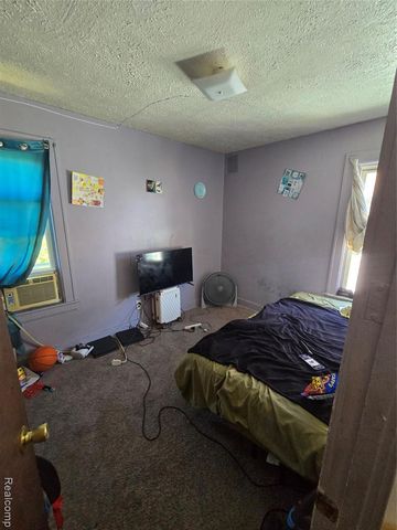 8245 Greenlawn Street, Detroit, MI 48204