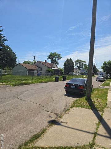 8245 Greenlawn Street, Detroit, MI 48204